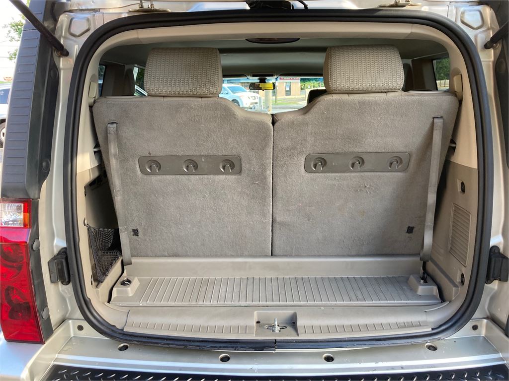 2006 Jeep Commander photo