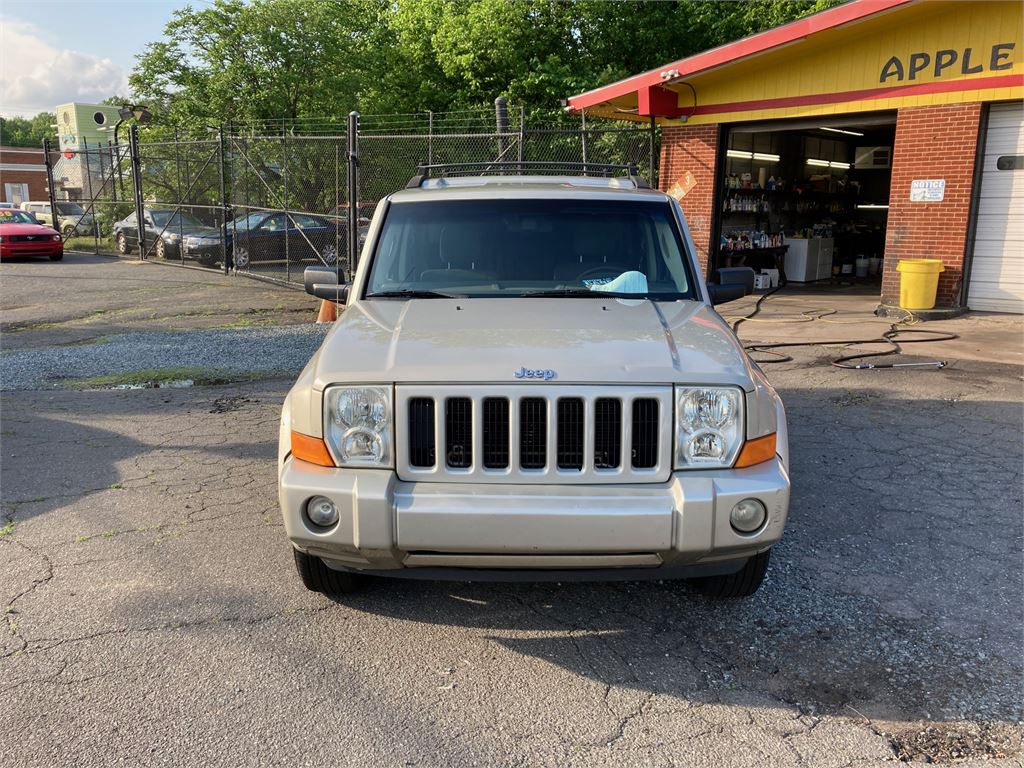 2006 Jeep Commander photo