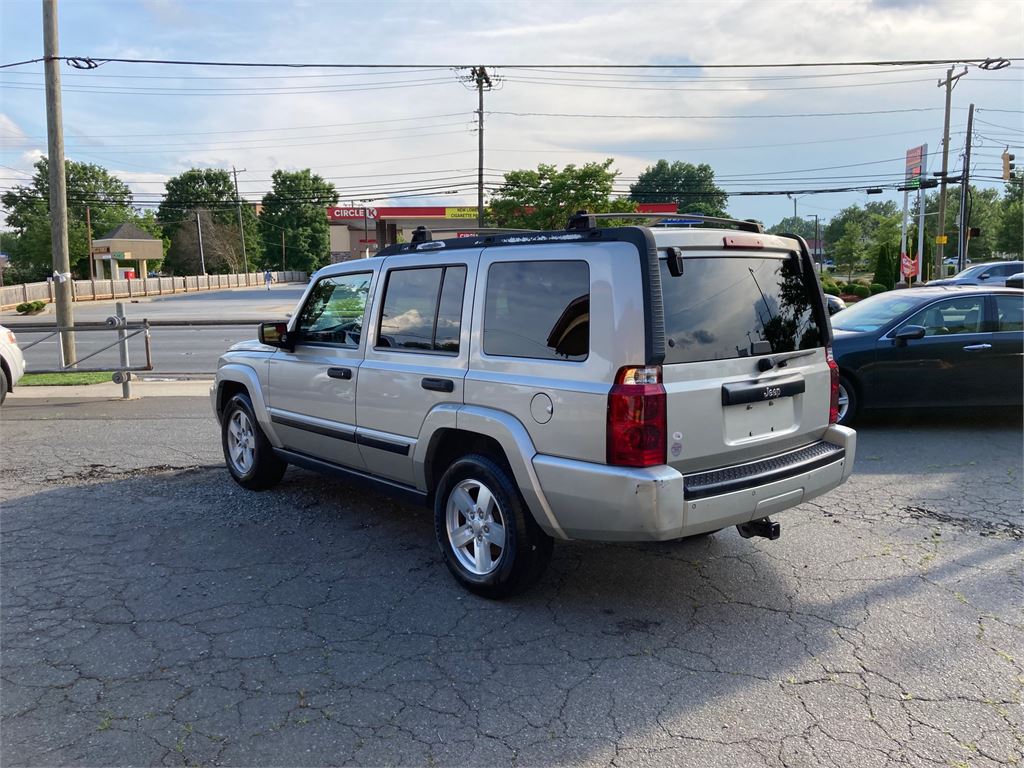 2006 Jeep Commander photo