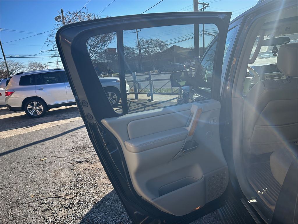 2006 Infiniti QX56 photo