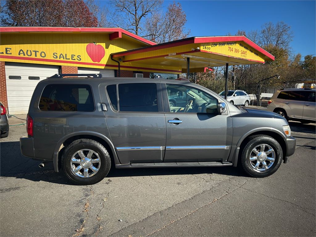 2006 Infiniti QX56 photo