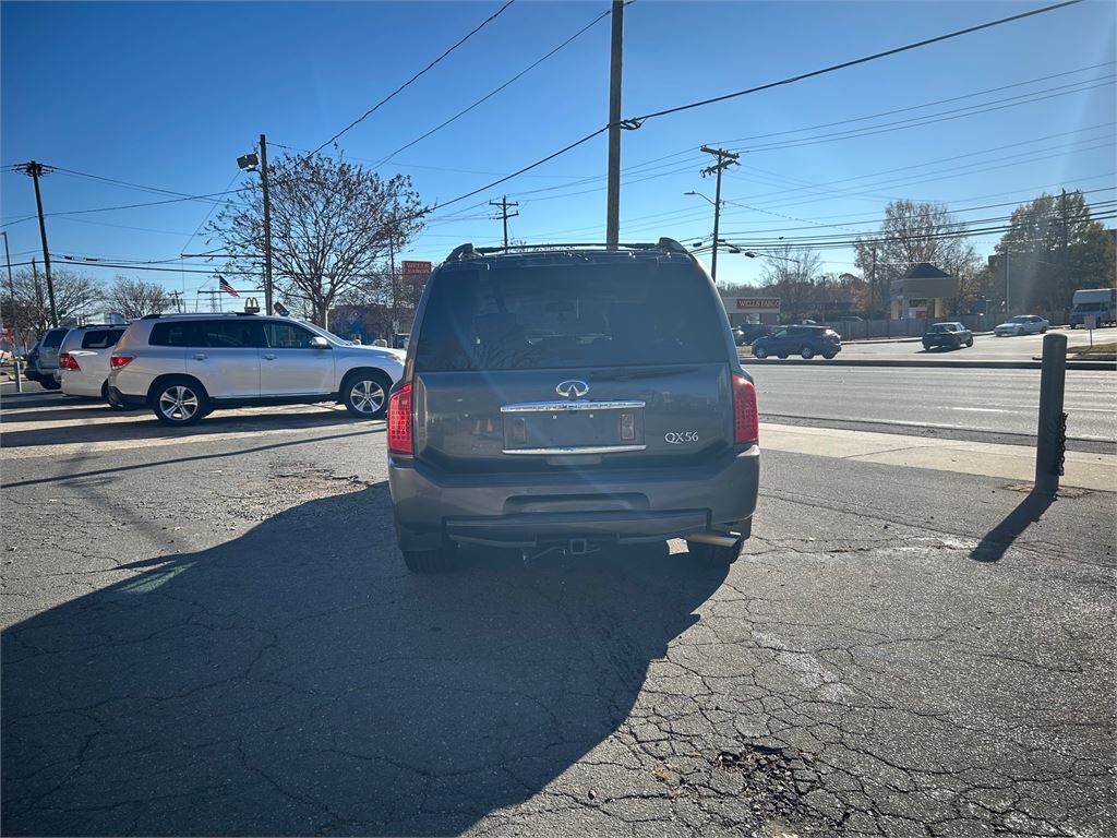 2006 Infiniti QX56 photo