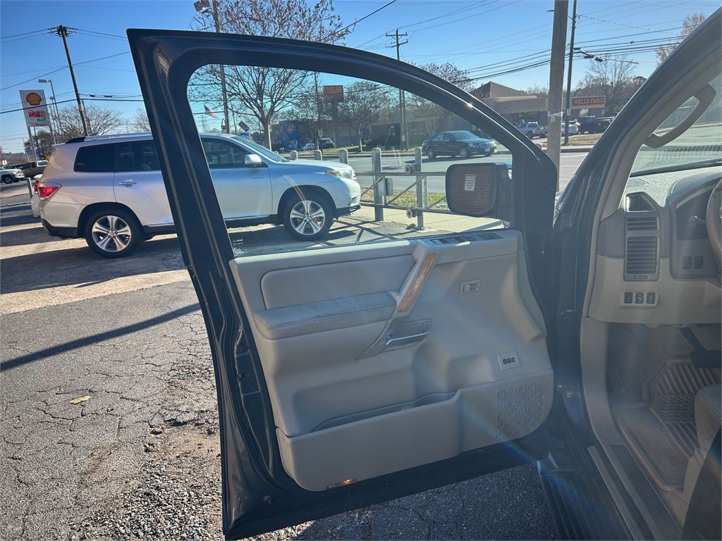 2006 Infiniti QX56 photo