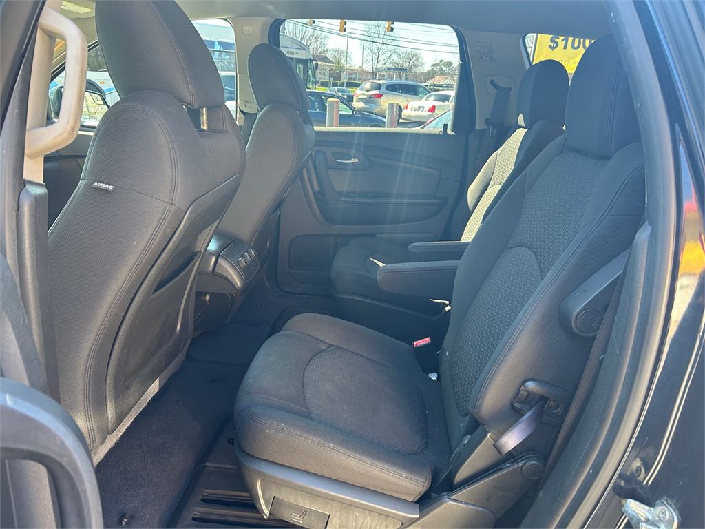 2011 Chevrolet Traverse LT photo