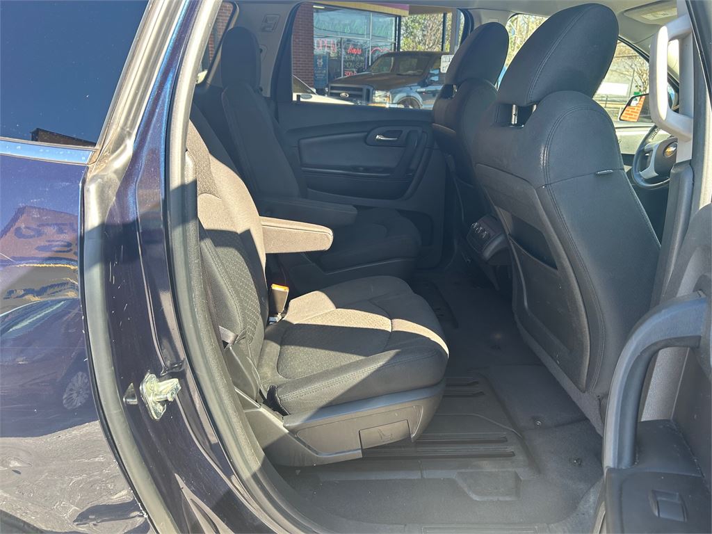 2011 Chevrolet Traverse LT photo