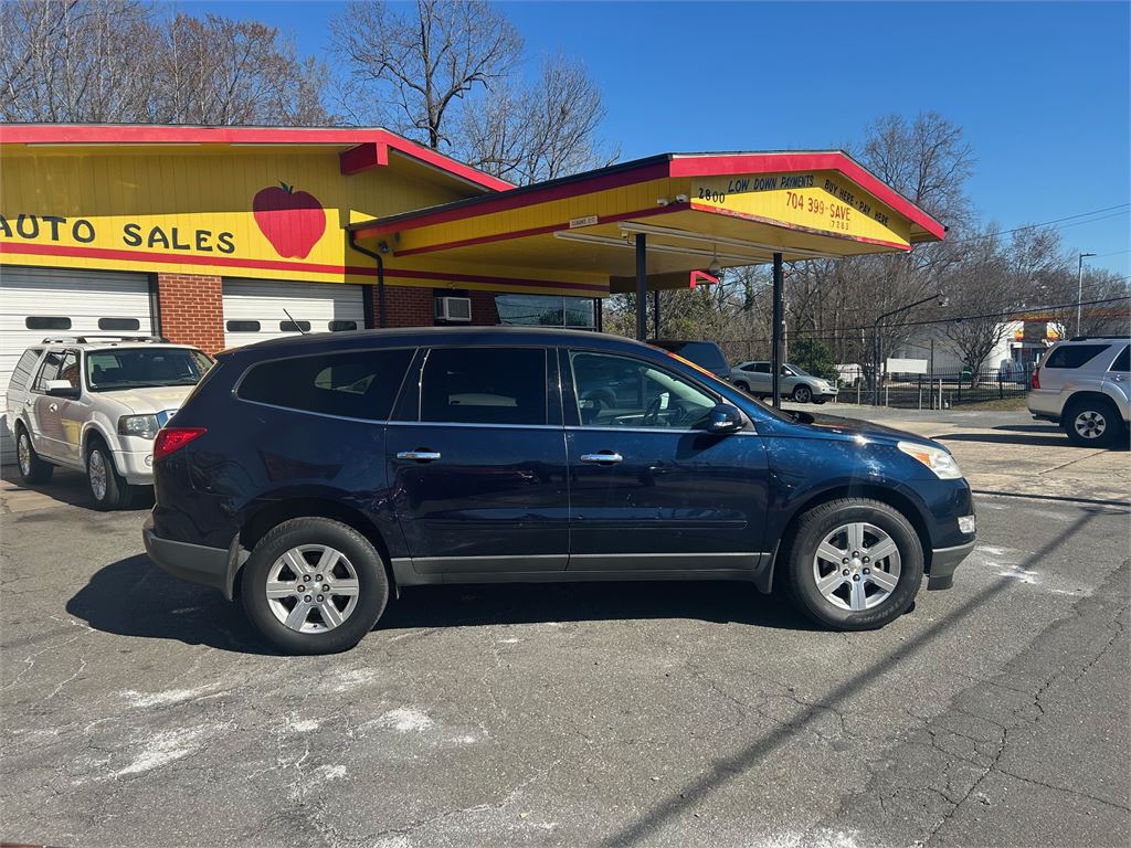 2011 Chevrolet Traverse LT photo