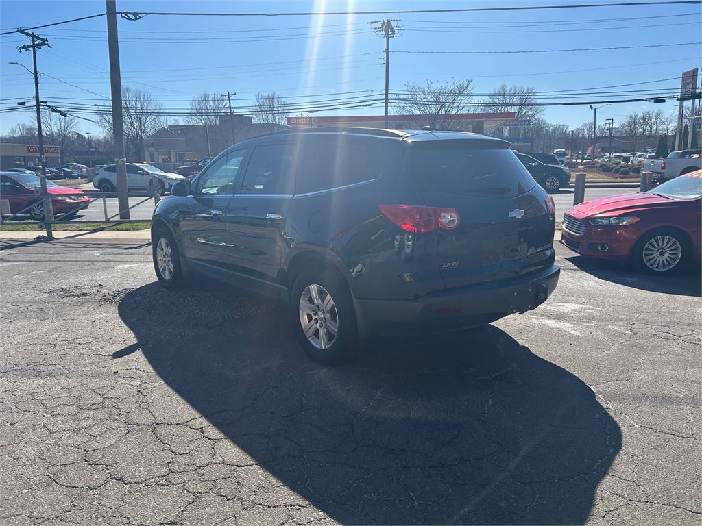 2011 Chevrolet Traverse LT photo