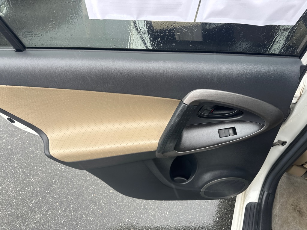 2012 Toyota RAV4 Limited photo