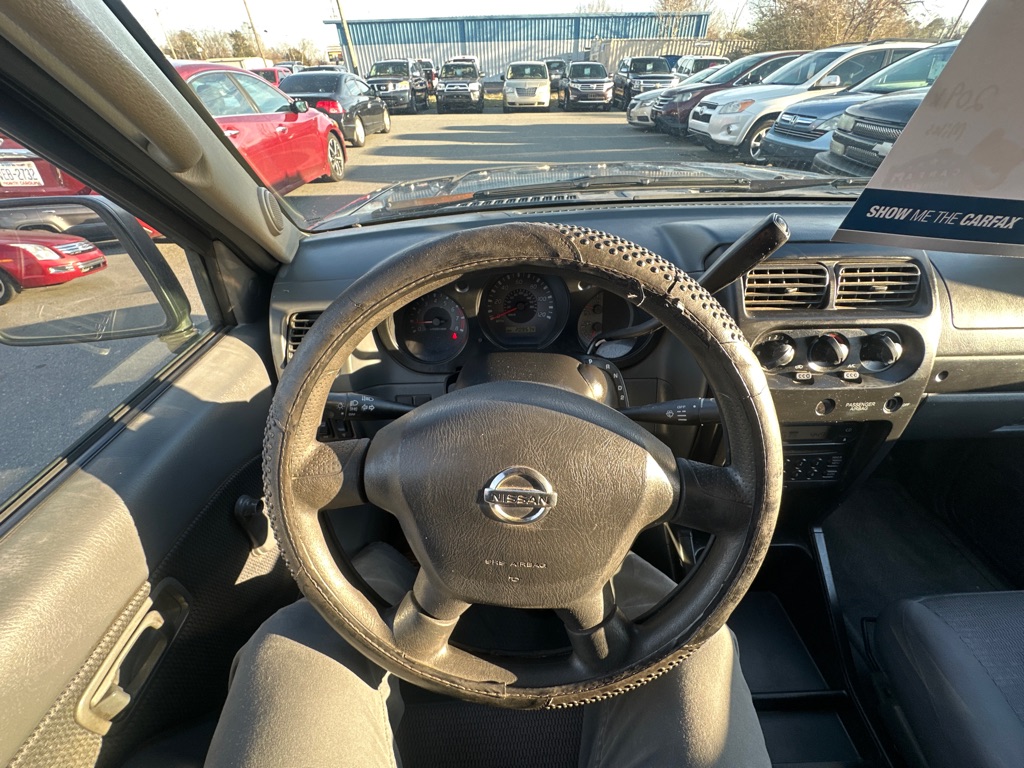 2003 Nissan Frontier XE photo