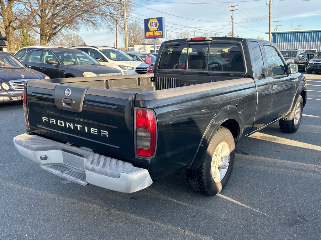 2003 Nissan Frontier XE photo