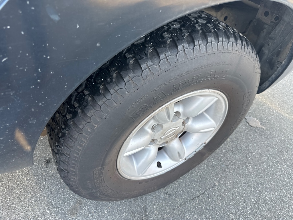 2003 Nissan Frontier XE photo