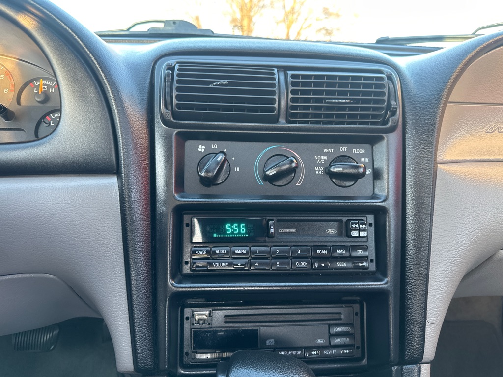 1998 Ford Mustang photo