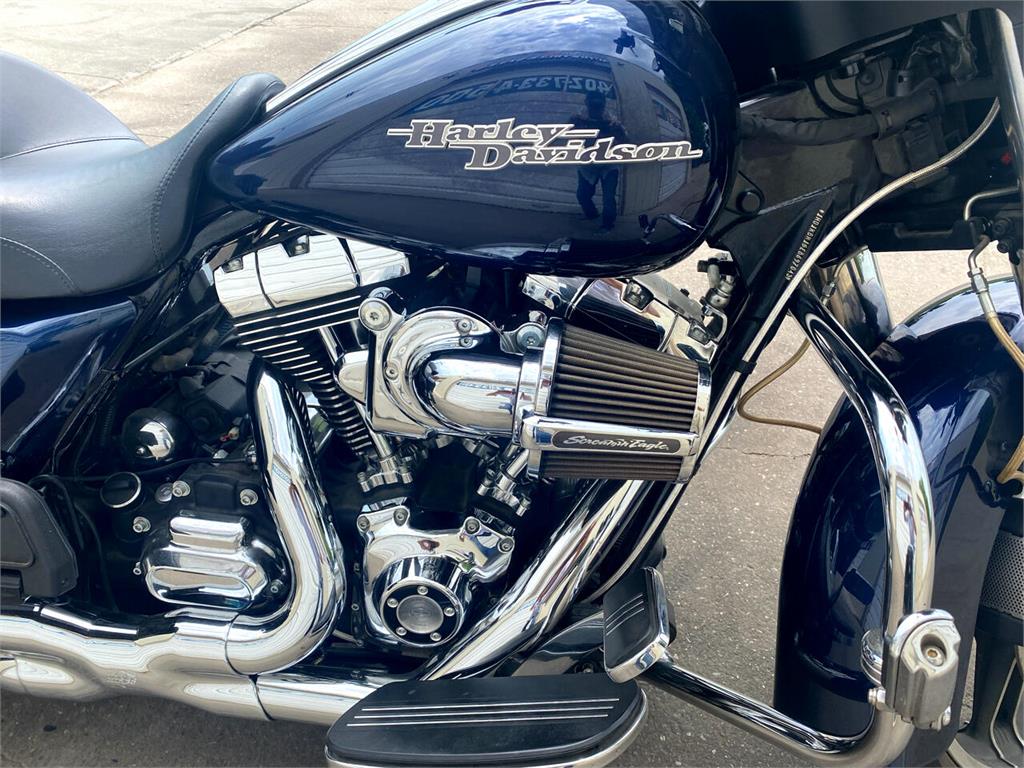 2014 Harley-Davidson Street Glide FLHX  photo