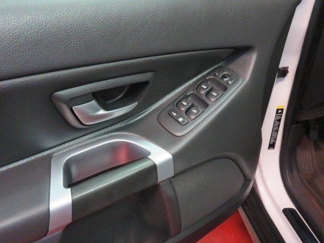 2009 Volvo XC90 V8 R-Design photo