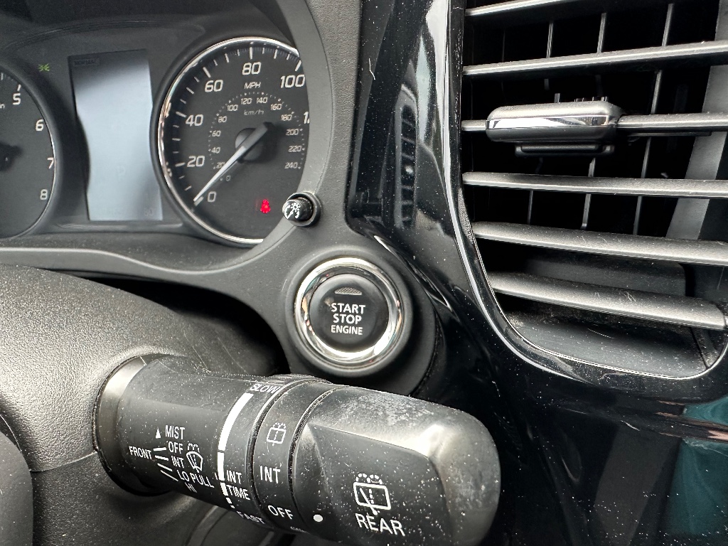 2014 Mitsubishi Outlander SE photo