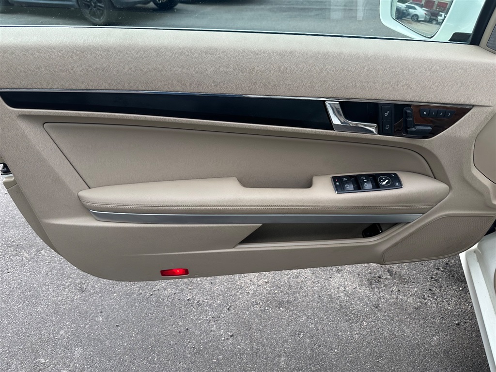 2010 Mercedes-Benz E-Class E350 photo