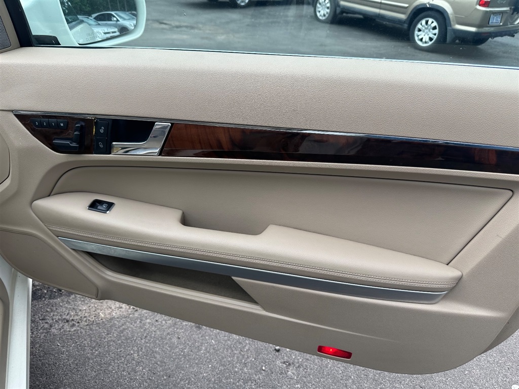 2010 Mercedes-Benz E-Class E350 photo