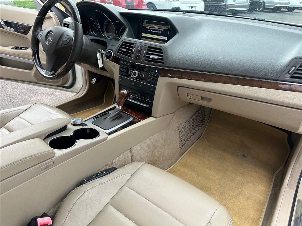 2010 Mercedes-Benz E-Class E350 photo