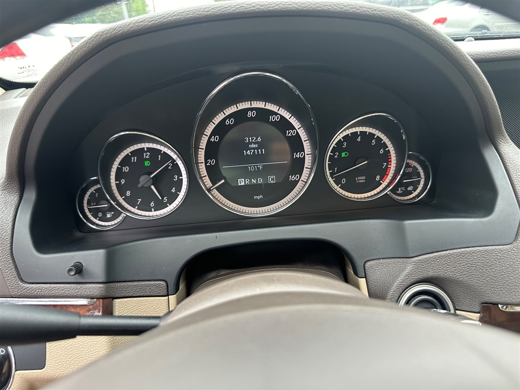 2010 Mercedes-Benz E-Class E350 photo
