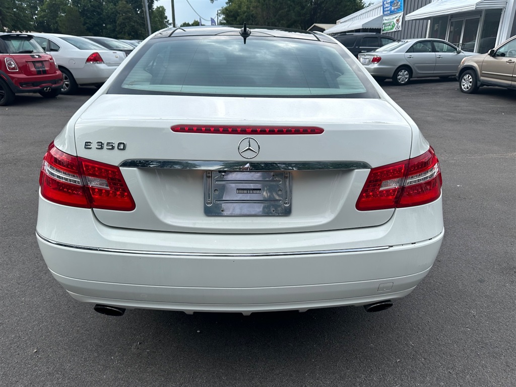 2010 Mercedes-Benz E-Class E350 photo