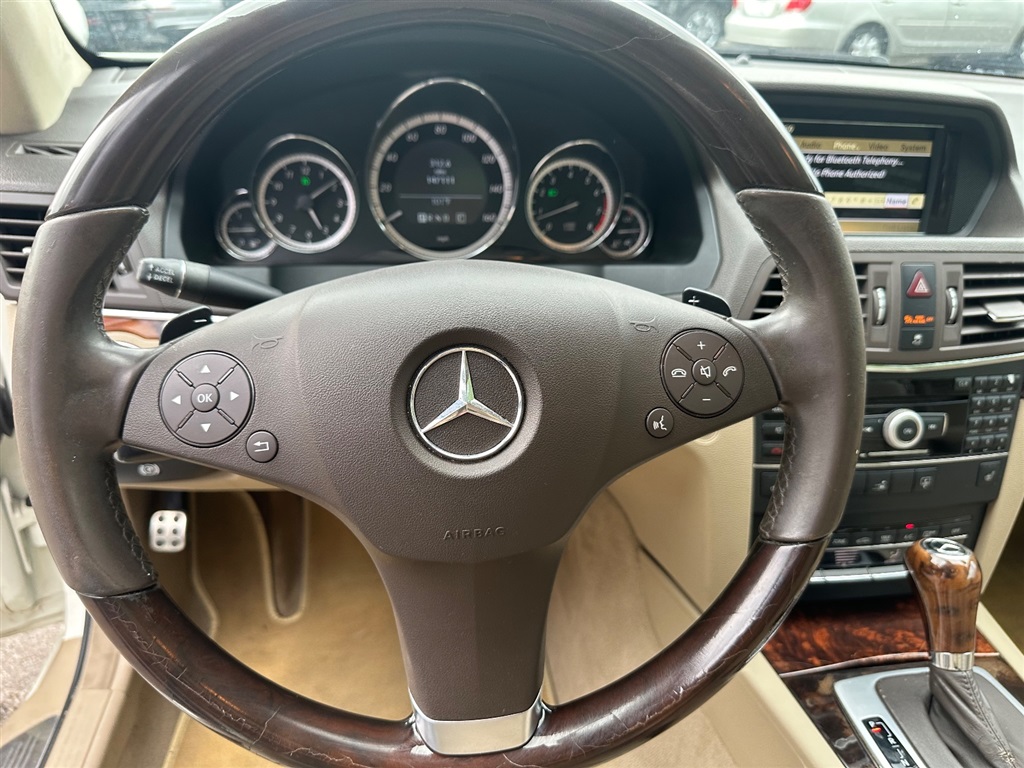 2010 Mercedes-Benz E-Class E350 photo