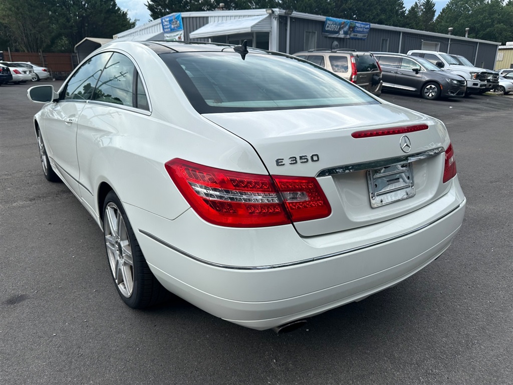 2010 Mercedes-Benz E-Class E350 photo