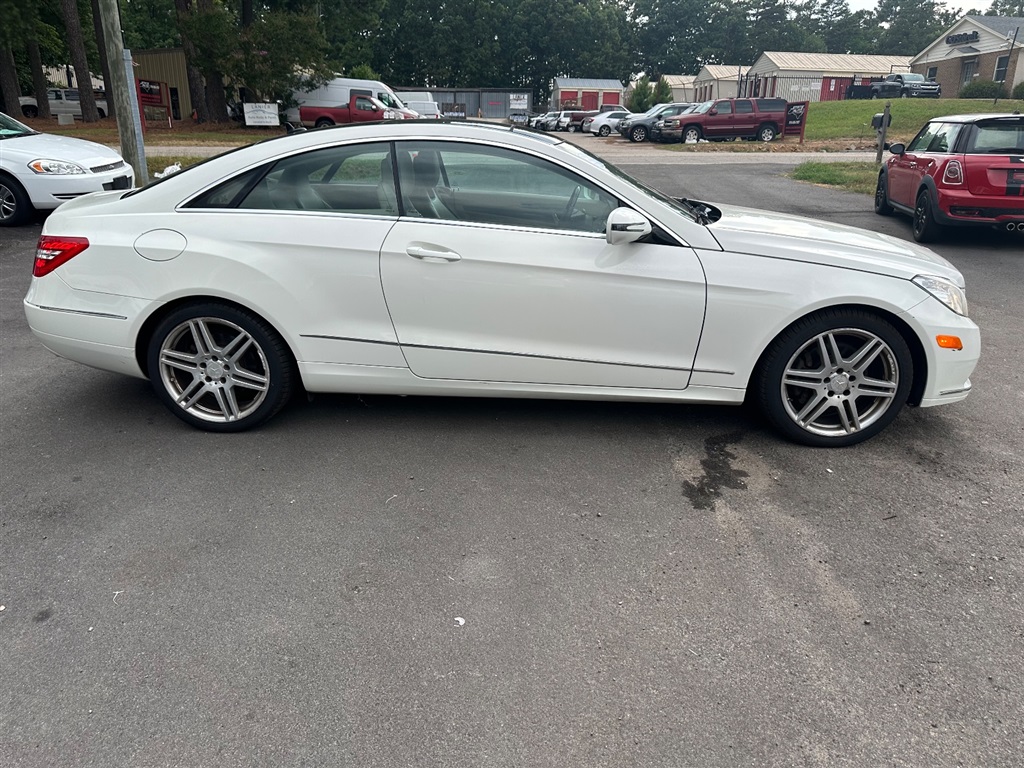 2010 Mercedes-Benz E-Class E350 photo