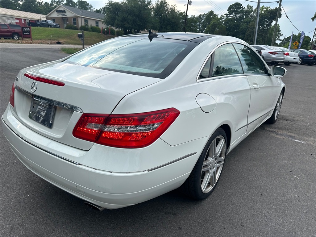 2010 Mercedes-Benz E-Class E350 photo