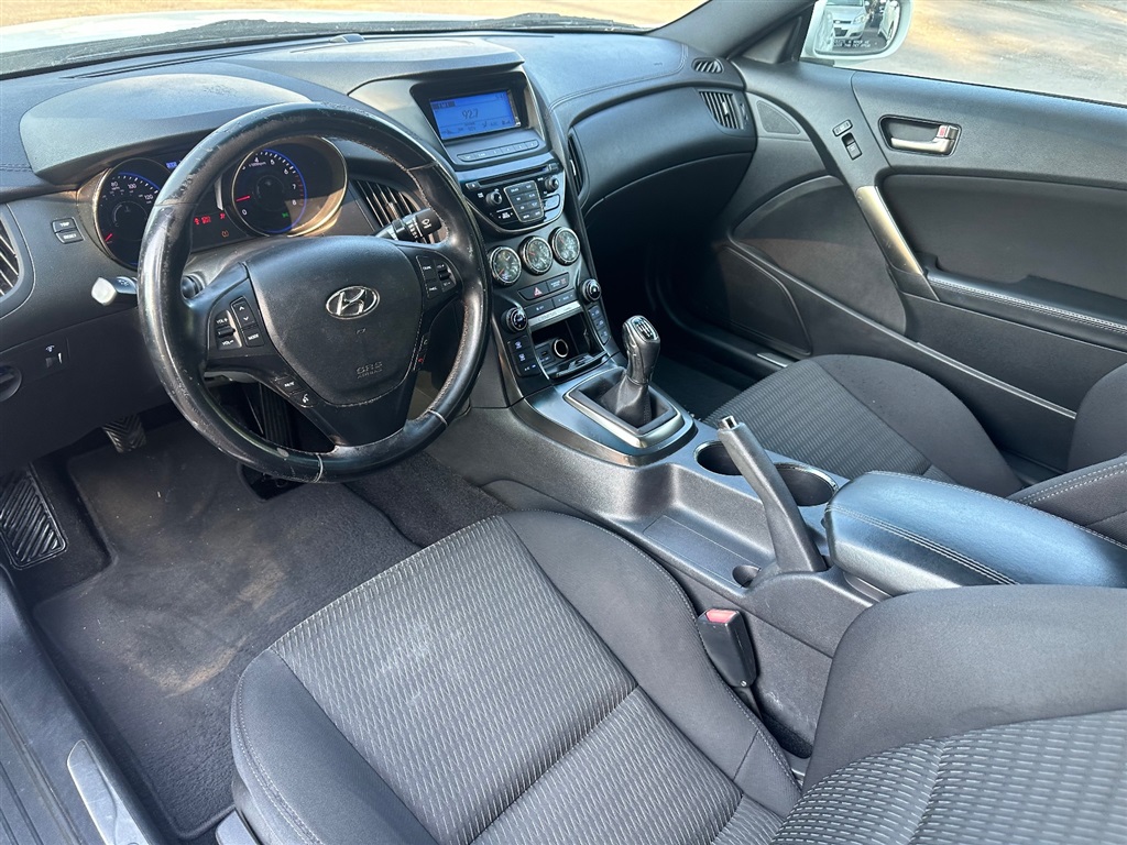2013 Hyundai Genesis Coupe 2.0T photo