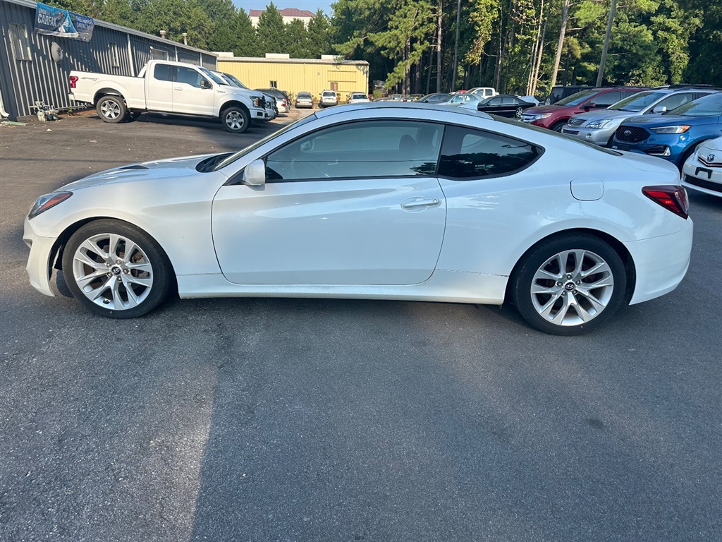 2013 Hyundai Genesis Coupe 2.0T photo