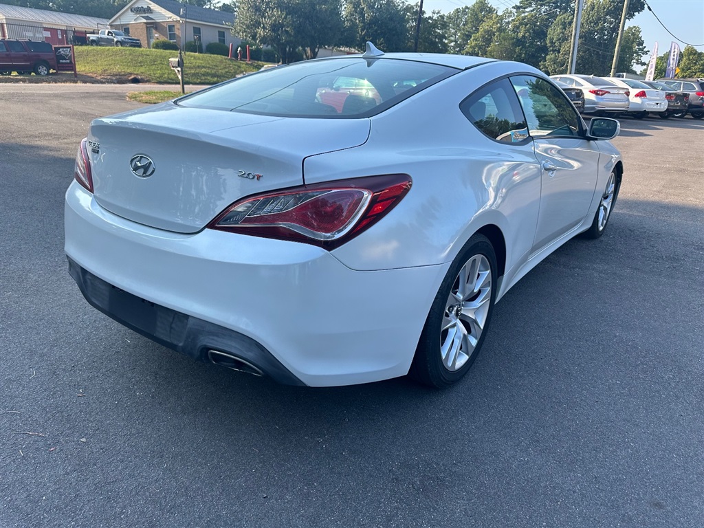 2013 Hyundai Genesis Coupe 2.0T photo