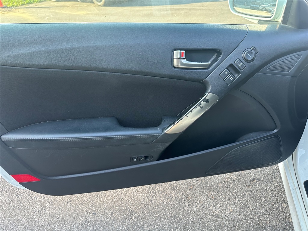 2013 Hyundai Genesis Coupe 2.0T photo