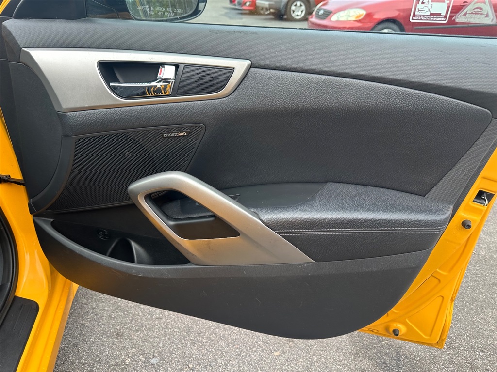 2012 Hyundai Veloster photo