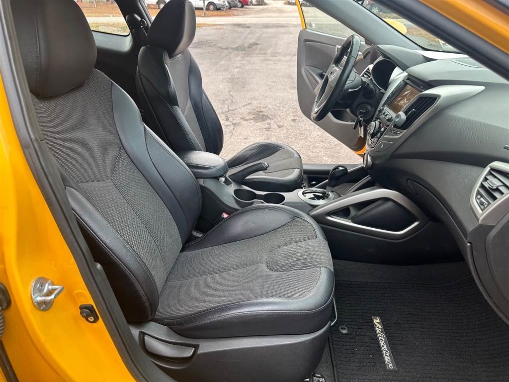 2012 Hyundai Veloster photo