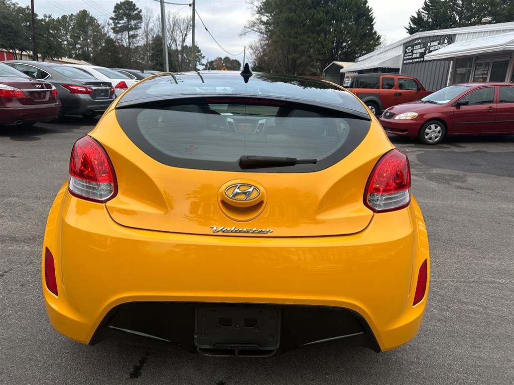 2012 Hyundai Veloster photo