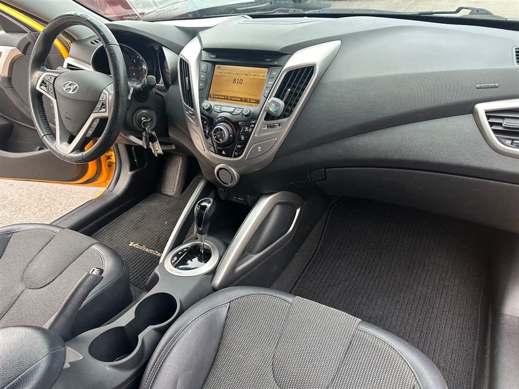 2012 Hyundai Veloster photo