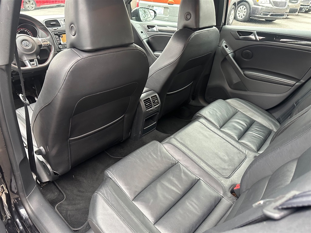 2011 Volkswagen GTI photo