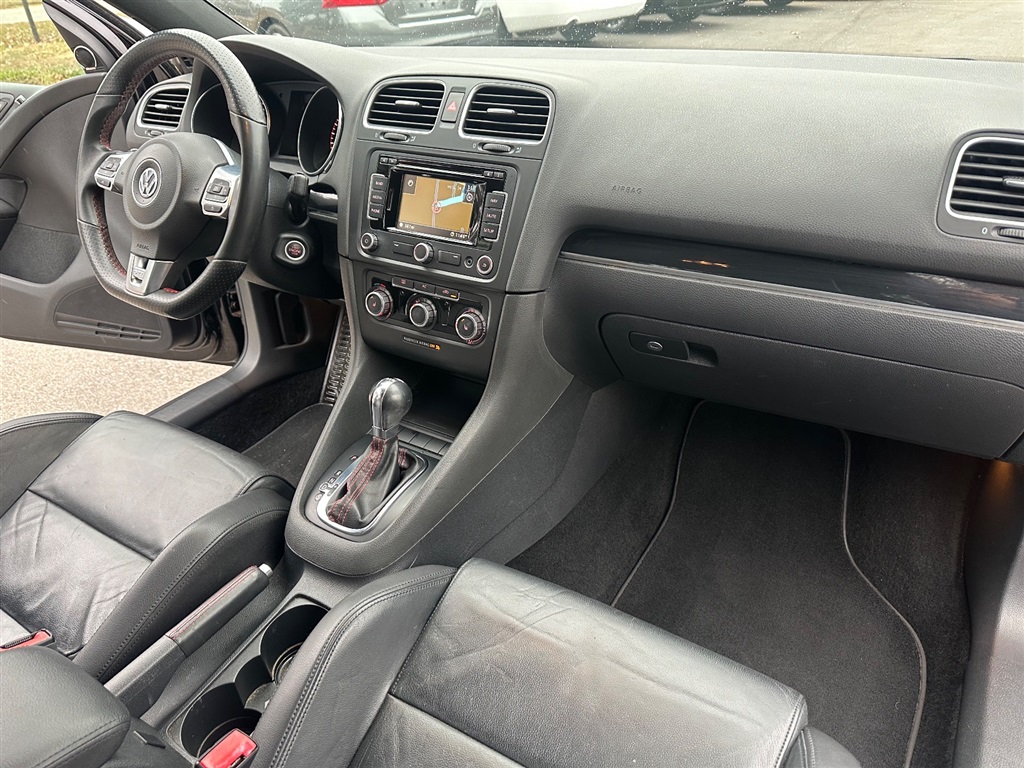 2011 Volkswagen GTI photo