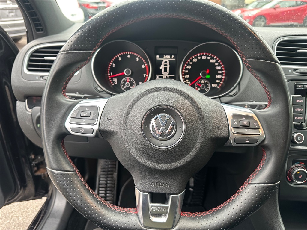 2011 Volkswagen GTI photo