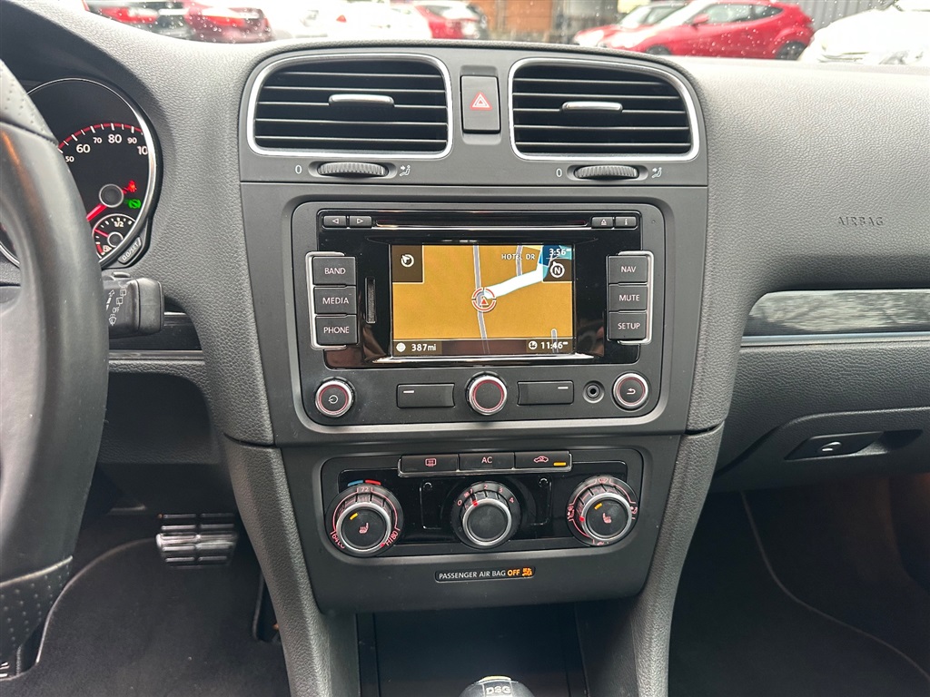 2011 Volkswagen GTI photo