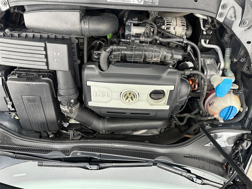 2011 Volkswagen GTI photo