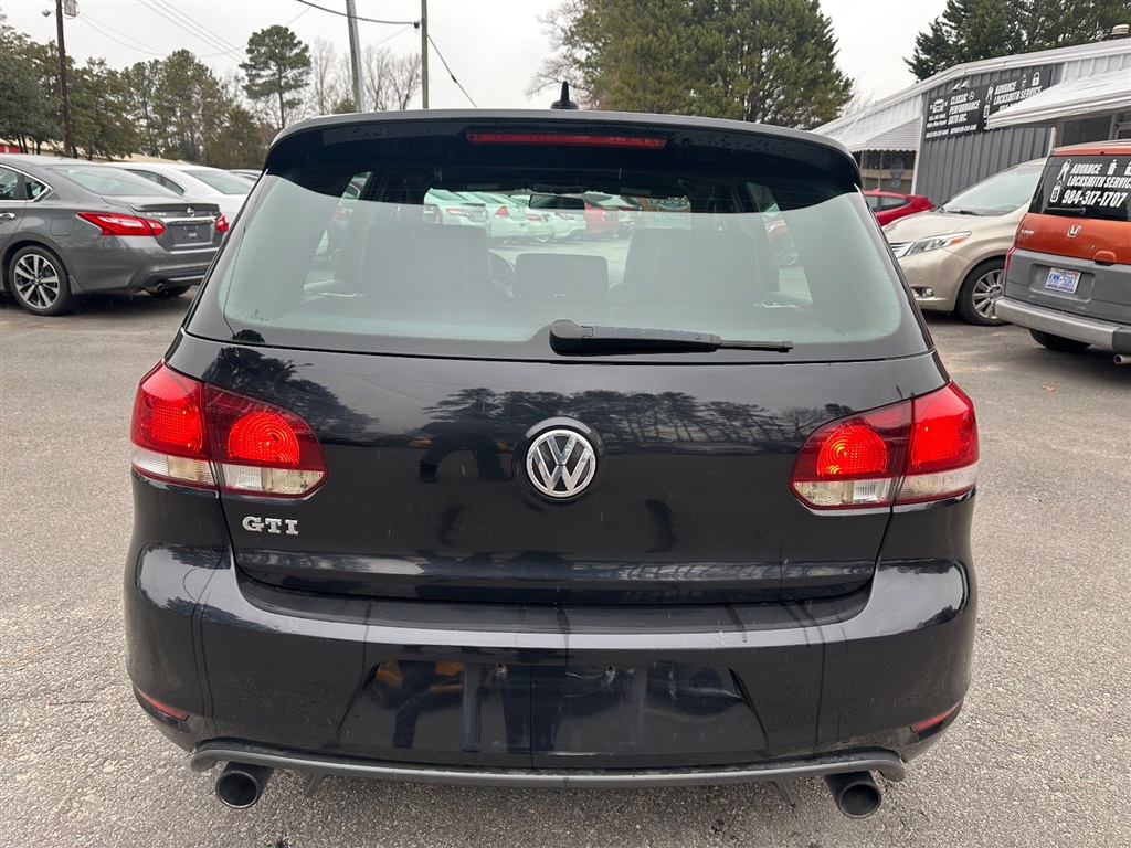 2011 Volkswagen GTI photo