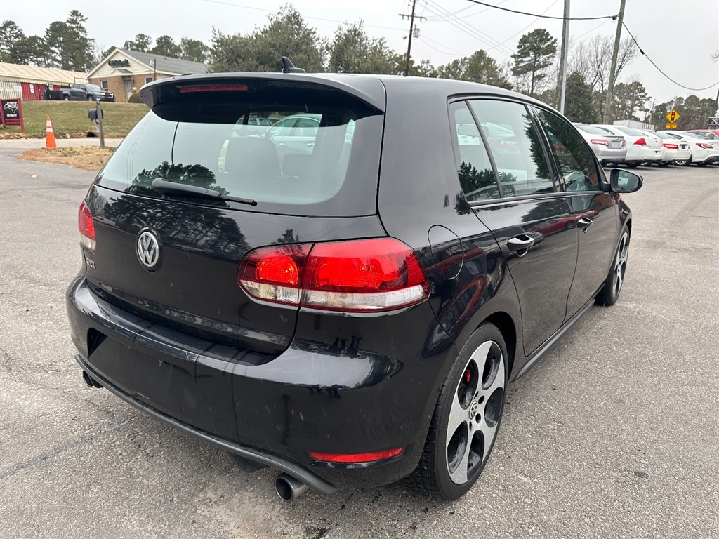 2011 Volkswagen GTI photo