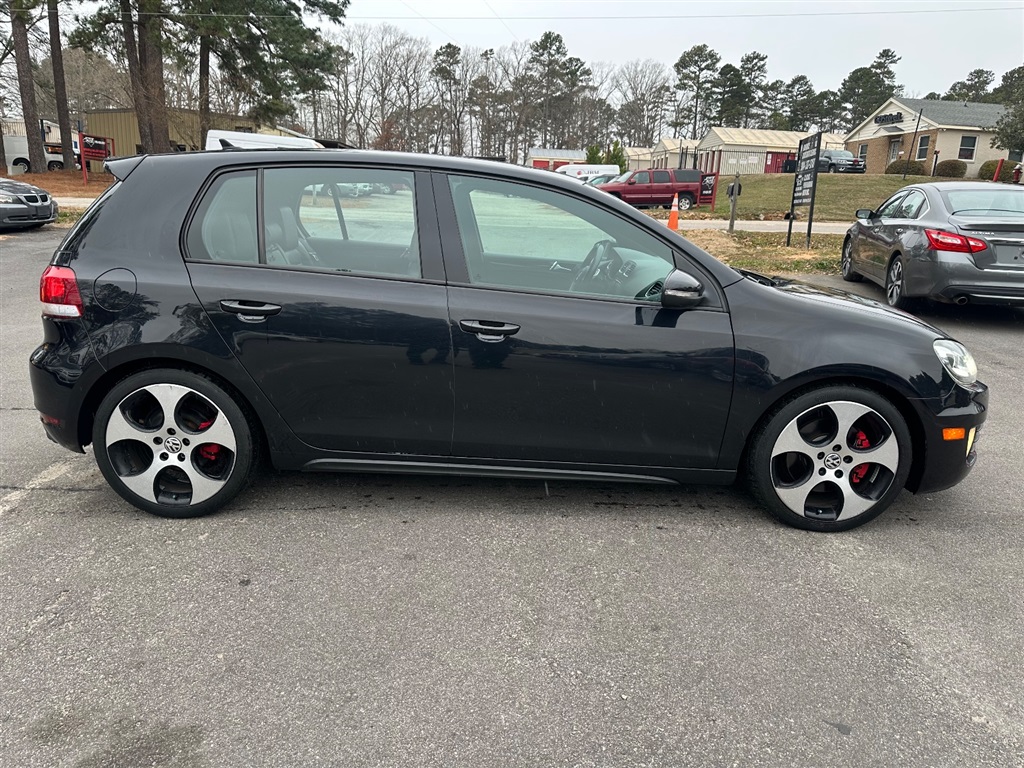 2011 Volkswagen GTI photo