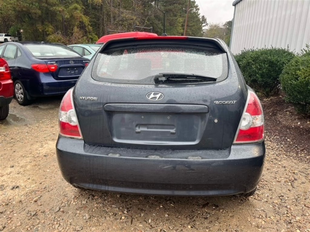 2010 Hyundai Accent GS photo