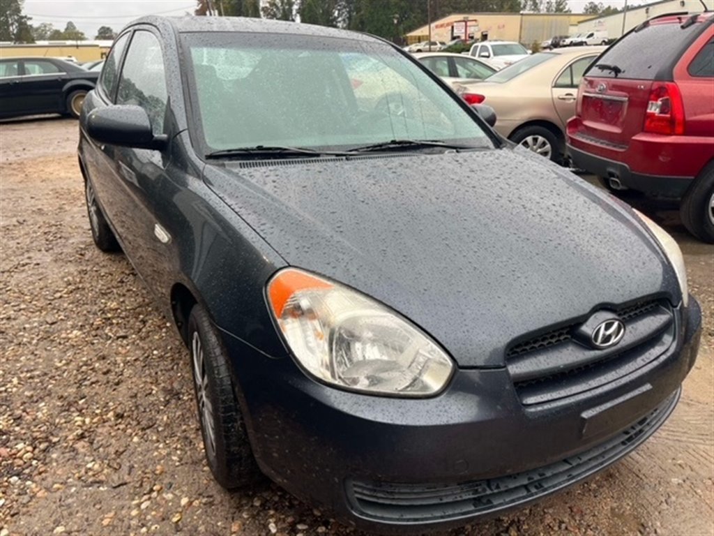 2010 Hyundai Accent GS photo