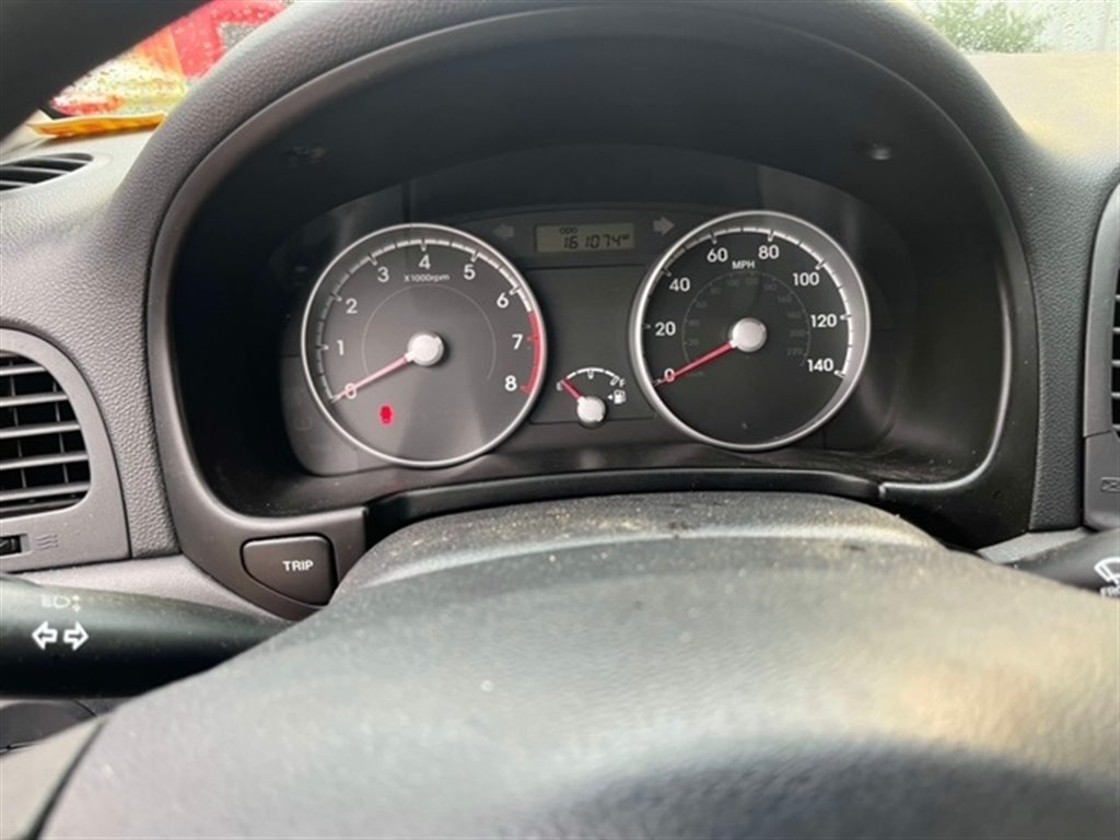 2010 Hyundai Accent GS photo