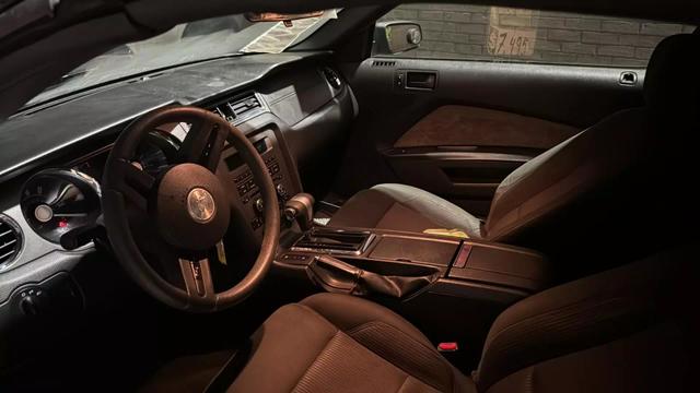2010 Ford Mustang V6 photo