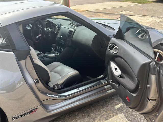 2009 Nissan 370Z Touring photo