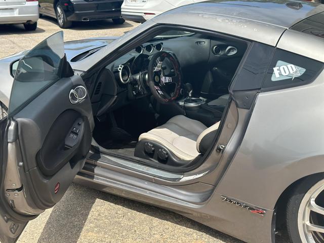 2009 Nissan 370Z Touring photo